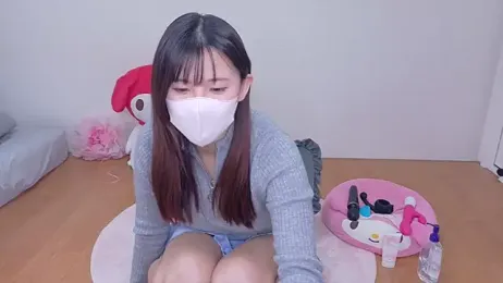 kanami- webcam model stream image