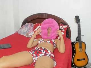 lissa-petitee webcam model stream image