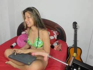 lissa-petitee webcam model stream image