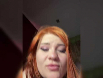 Molly-Tomas- webcam model stream image