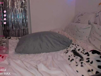 Hanna-doll webcam model stream image