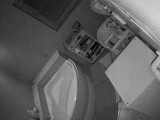 voyeurcam-julmodels-bath-1st-2 webcam model stream image