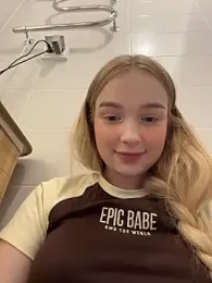 Baby_Tiny webcam model stream image