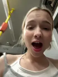 Baby_Tiny webcam model stream image