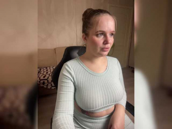 Lizzi-Peach webcam model stream image