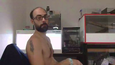 LoveBigTis webcam model stream image