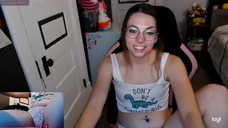 KierBearKisses webcam model stream image