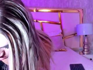 chloe-luxury webcam model stream image