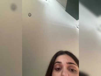 Pureee webcam model stream image
