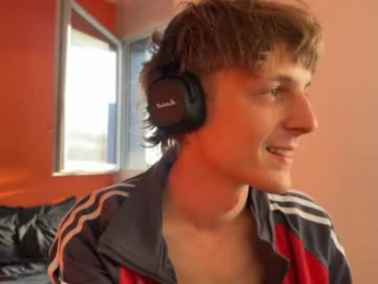 mimiro12 webcam model stream image