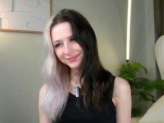 Joycelyn Faragher webcam model stream image