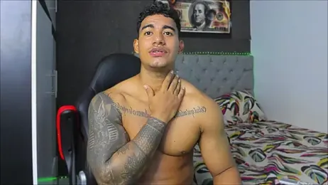 luigi_hot_ webcam model stream image