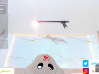 valirya_devote webcam model stream image