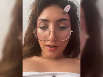 KayLov webcam model stream image