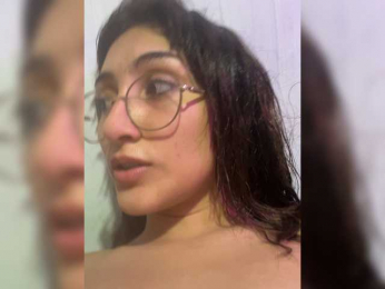 KayLov webcam model stream image