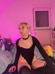 LillyOcean webcam model stream image