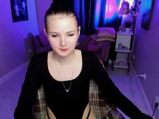 leilashynest webcam camsoda model stream image