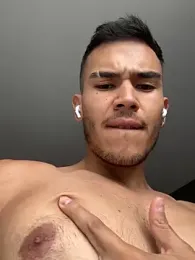 MarkSantozz webcam model stream image