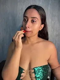 Valentinne_z webcam stripchat model stream image