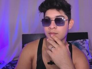 Liam Terrier webcam model stream image