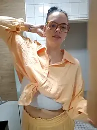 Jujuiicy webcam model stream image