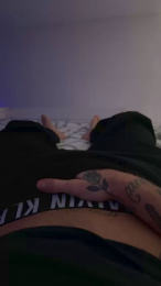 Plewus99 webcam model stream image