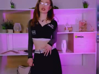 liana_swans webcam model stream image