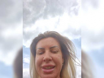 MiaHot webcam model stream image