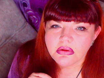 RedBustyX webcam model stream image