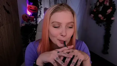 Kiki_shay webcam stripchat model stream image
