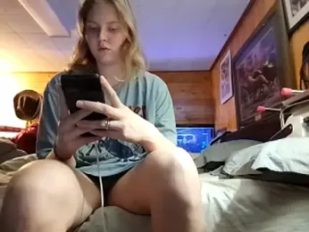 Ryan_and_Aurora webcam model stream image