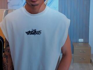 Riccie Pezzutti webcam model stream image