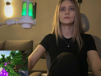 HeyRina webcam model stream image