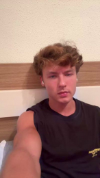 Oliver_Enzo webcam model stream image