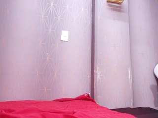 sara-london webcam model stream image