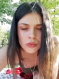 honeykissalips34 webcam model stream image