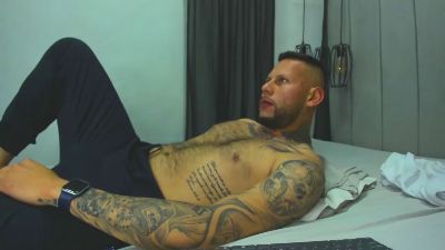 RomanCross_ webcam model stream image