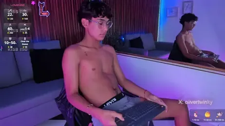 Oliver20__ webcam model stream image