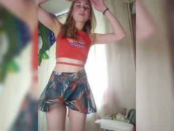 MilkyGirl webcam model stream image