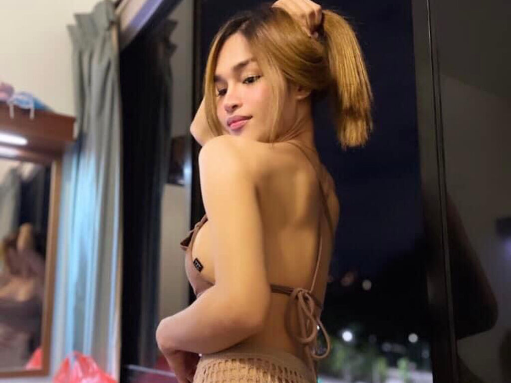 GenevievDeguzman webcam model stream image