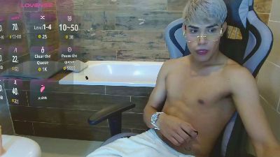 SantiagoJohnson webcam model stream image
