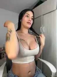 Emmily_19 webcam model stream image