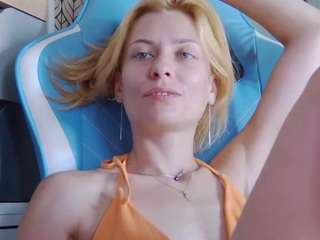 karoline1201 webcam camsoda model stream image