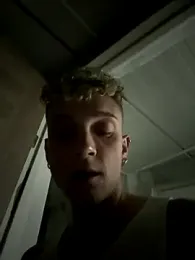 Turkishleo webcam model stream image