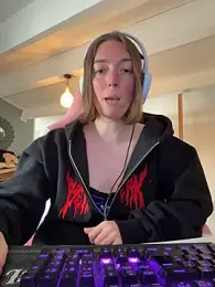 Daisy_Michto_Officiel webcam model stream image