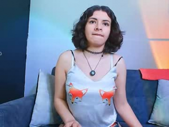 holly_and_honey_69 webcam model stream image