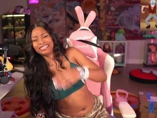 lovenzia webcam model stream image