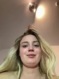 CherryEmmy stripchat stream image