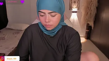 shayla_18 stripchat stream image