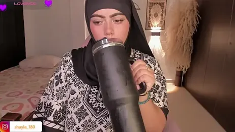 shayla_18 stripchat stream image